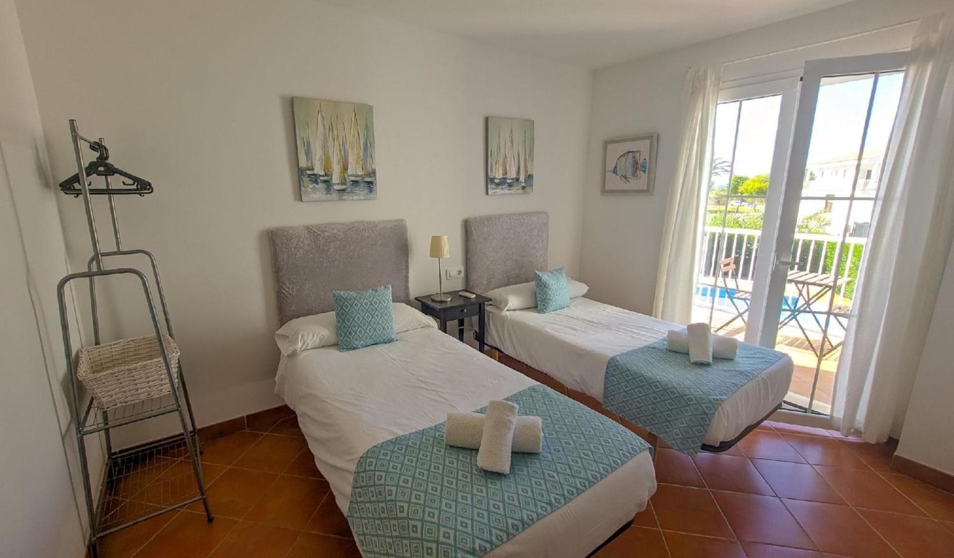 Ferienhaus Strandhaus In Playa De Muro Fuer 12 Personen
