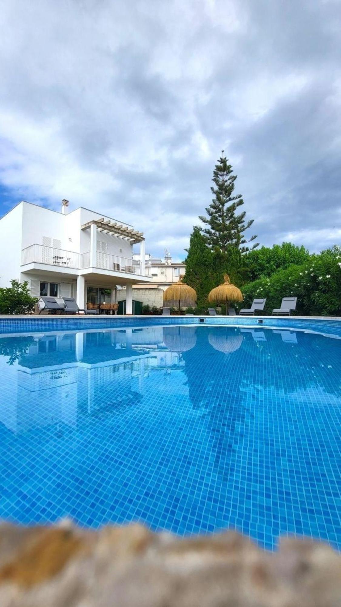 Strandhaus In Playa De Muro Fuer 12 Personen