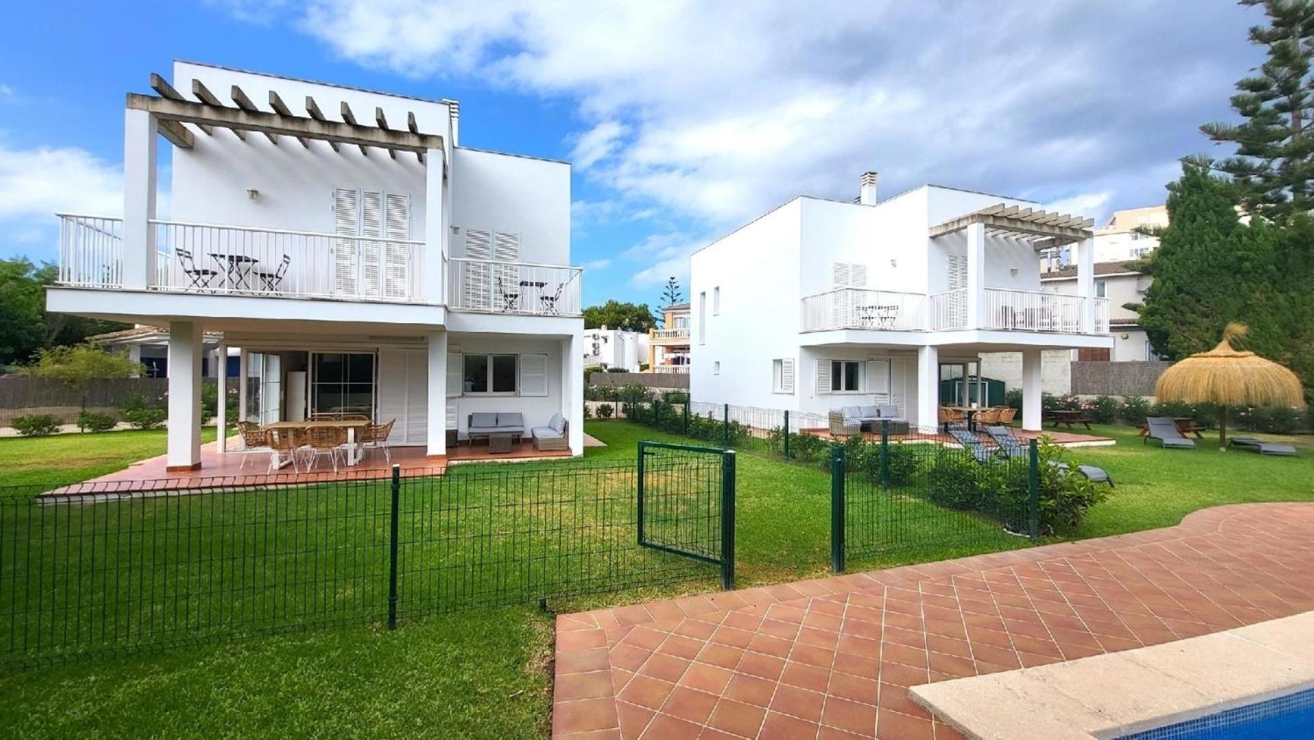 Strandhaus In Playa De Muro Fuer 12 Personen Vakantiehuis